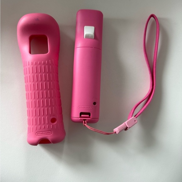 Nintendo Wii U Remote Controller Plus Super Mario PEACH - Picture 3 of 4